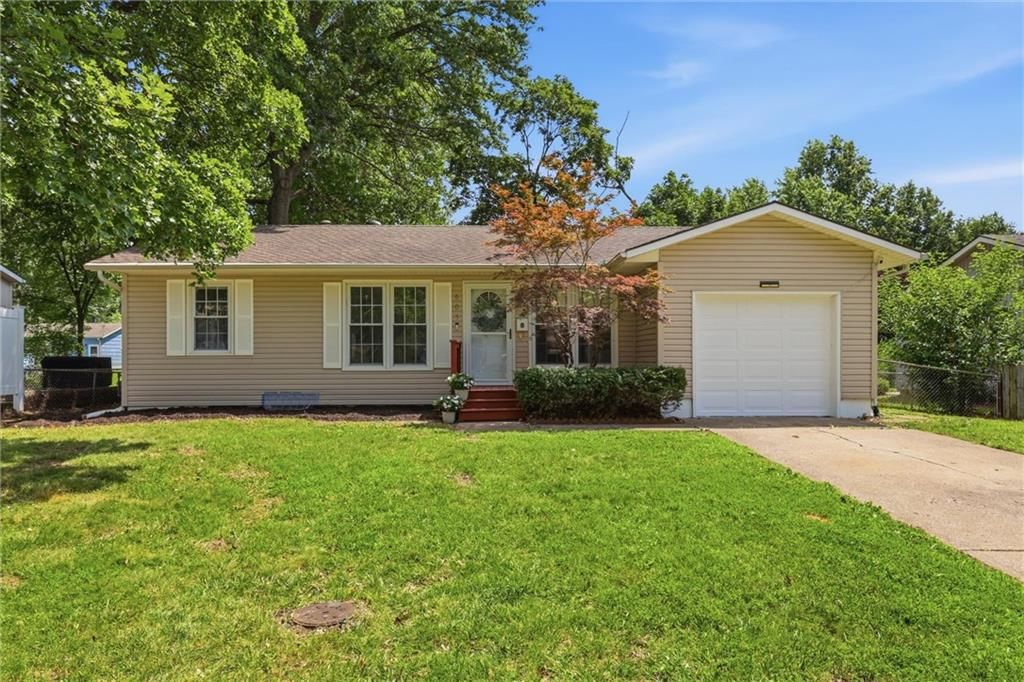 605 NW Gibson Road — photo 1