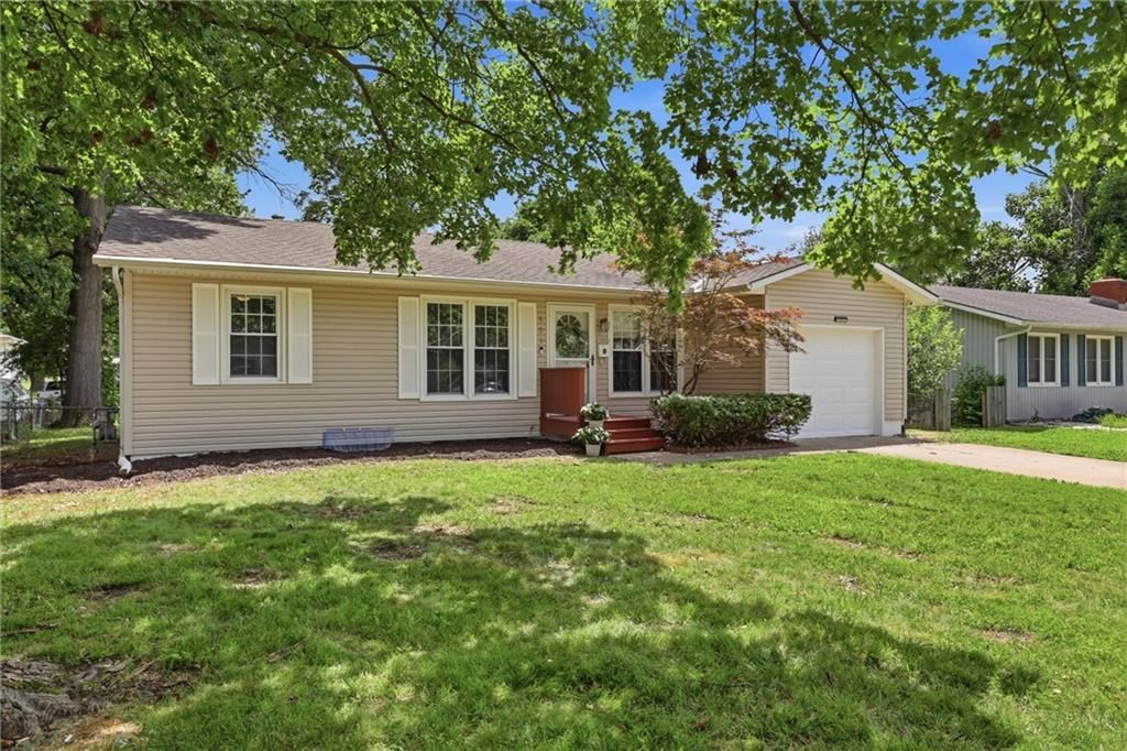 605 NW Gibson Road — photo 3