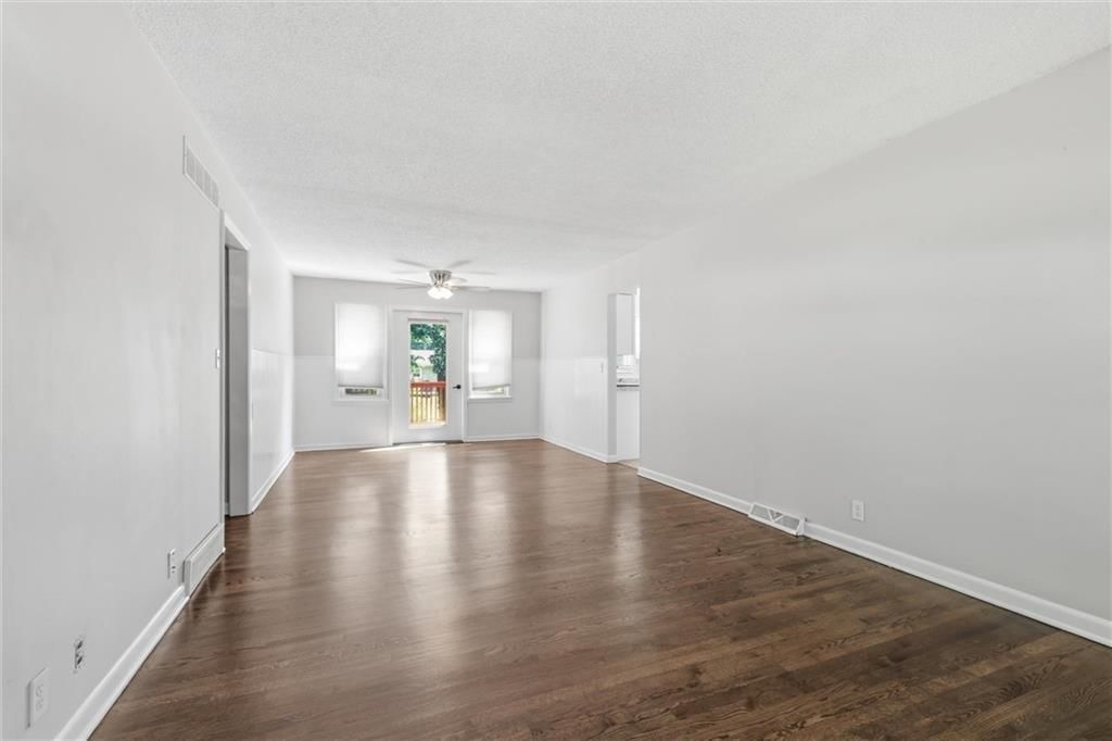 605 NW Gibson Road — photo 4