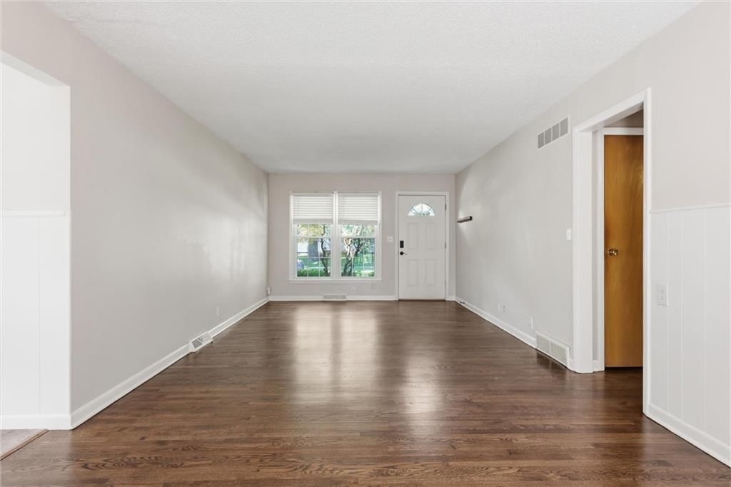 605 NW Gibson Road — photo 7