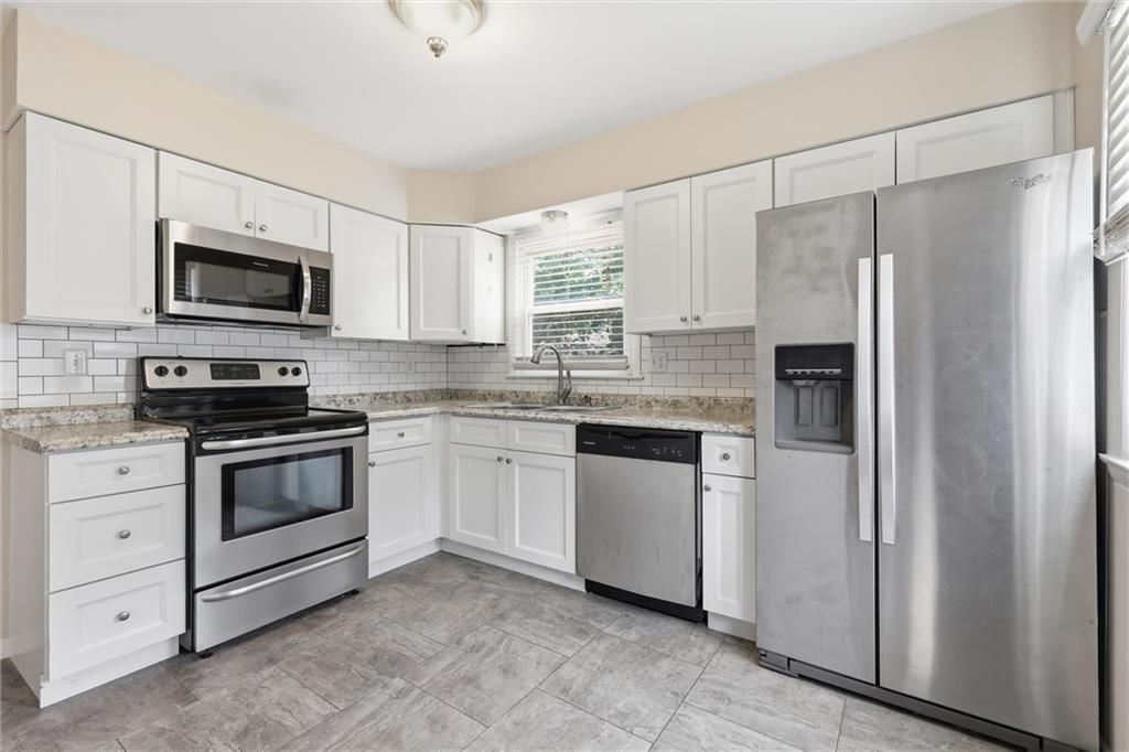605 NW Gibson Road — photo 9