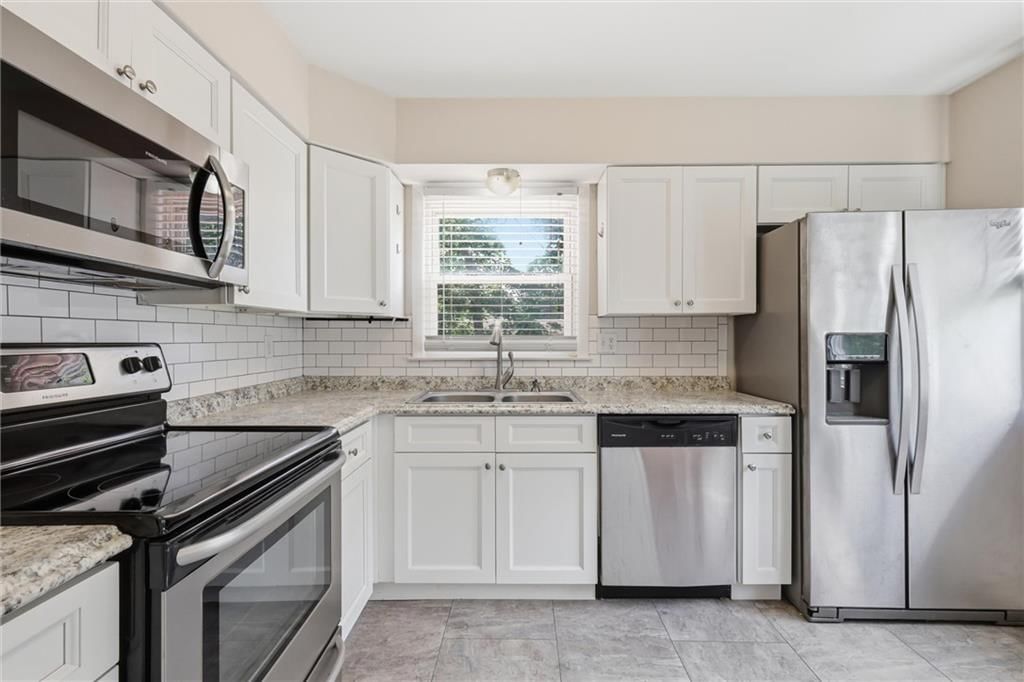 605 NW Gibson Road — photo 10