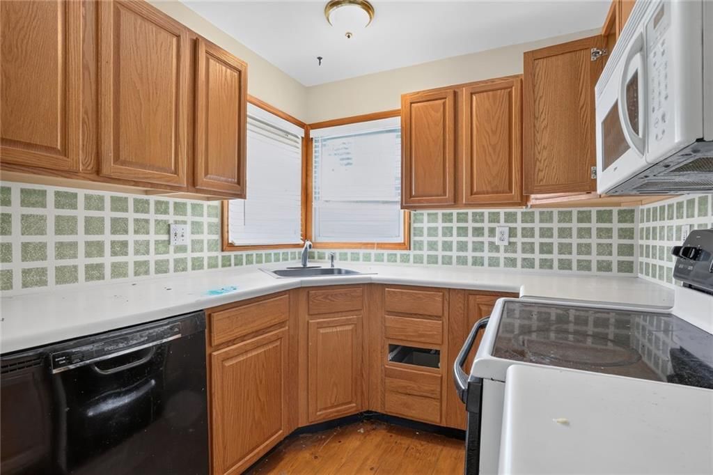 8219 WOODWARD Street — photo 5