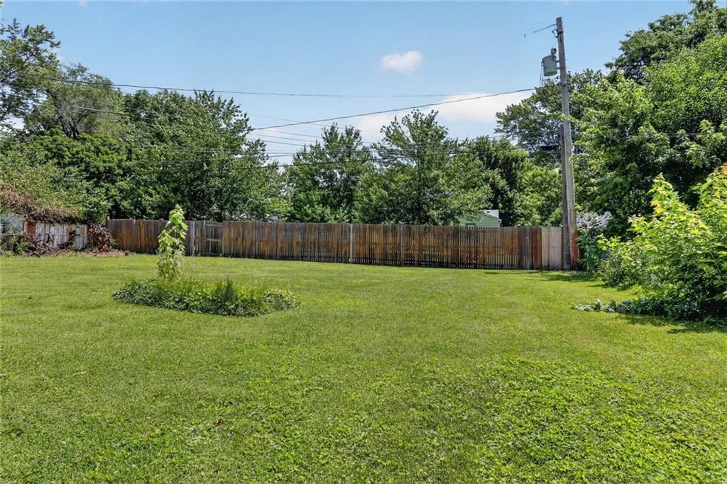 8219 WOODWARD Street — photo 14