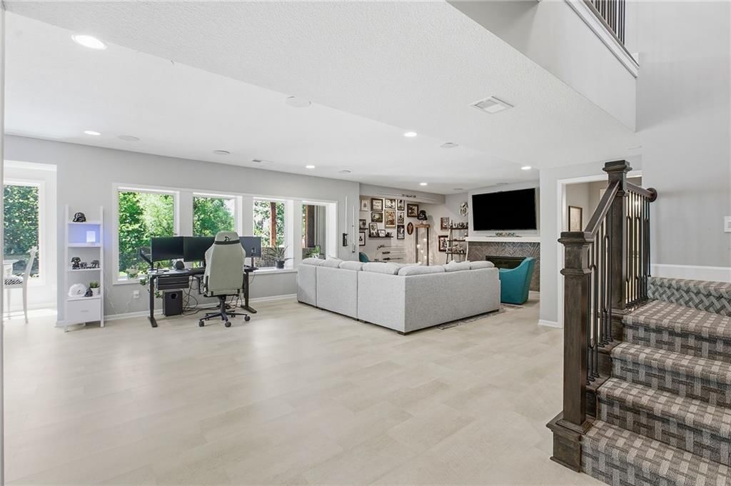 7511 N Gower Avenue — photo 31