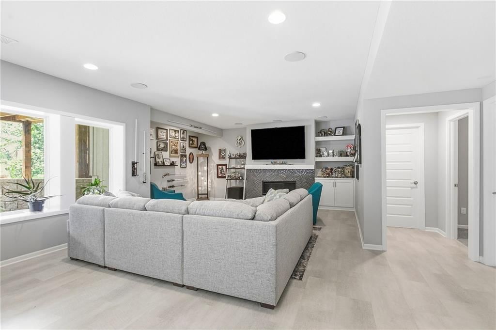 7511 N Gower Avenue — photo 33