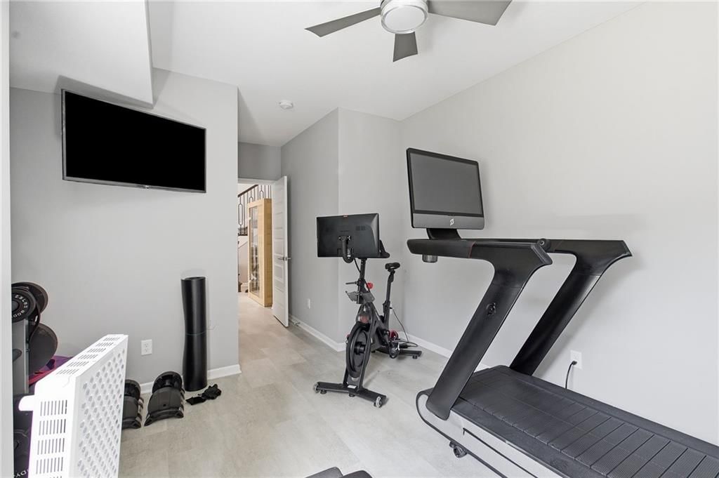 7511 N Gower Avenue — photo 42