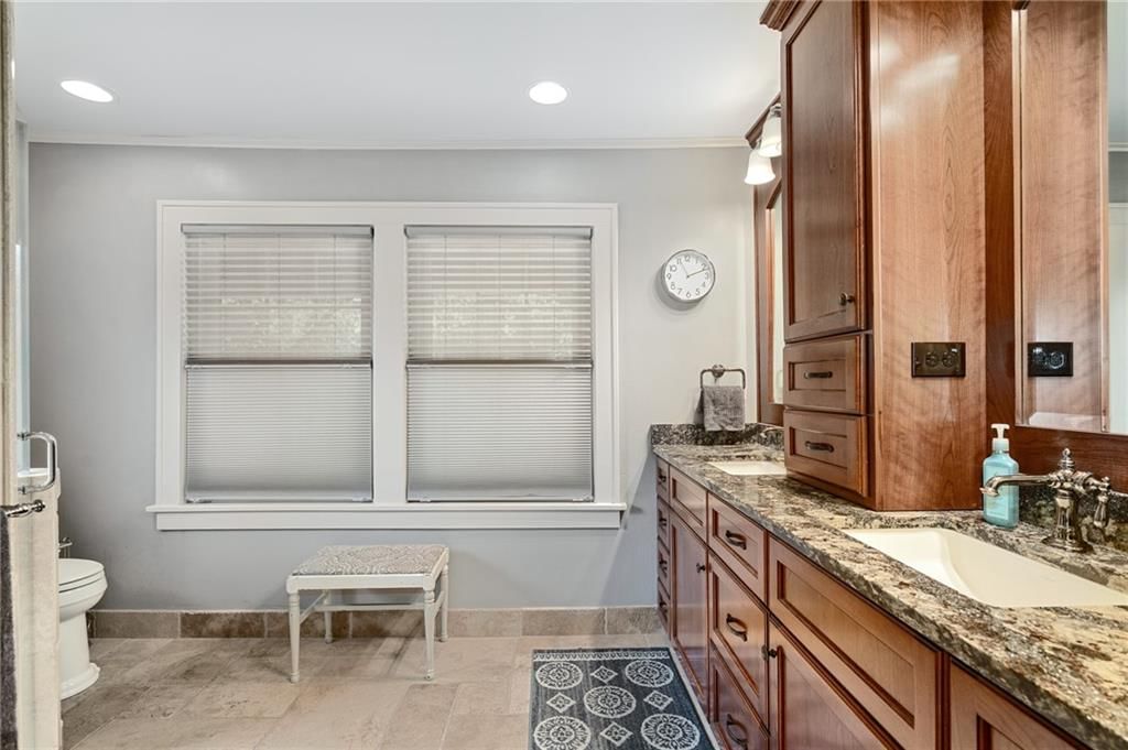 1008 W 71st Terrace — photo 37