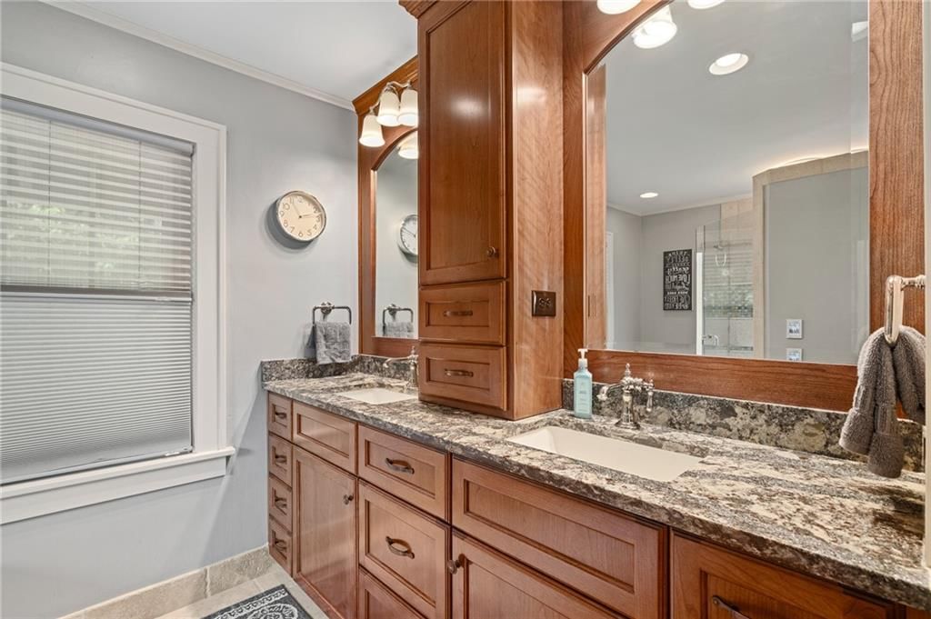 1008 W 71st Terrace — photo 38