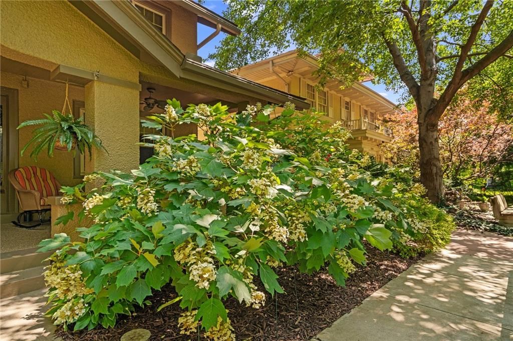 1008 W 71st Terrace — photo 59