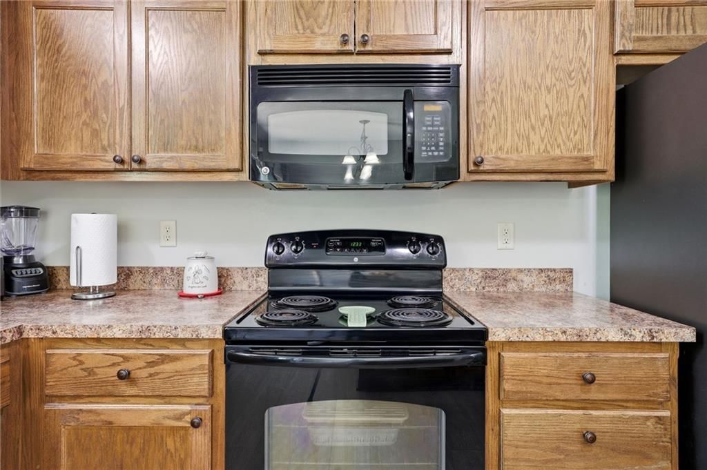 704 W Dennis Avenue — photo 9
