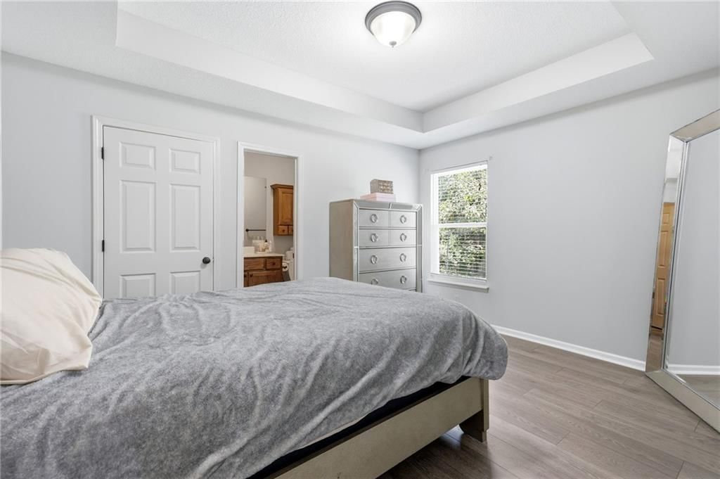704 W Dennis Avenue — photo 10