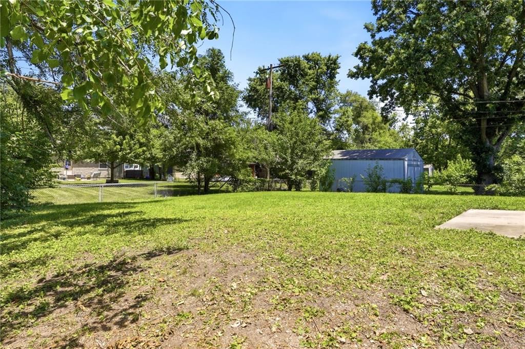 704 W Dennis Avenue — photo 27