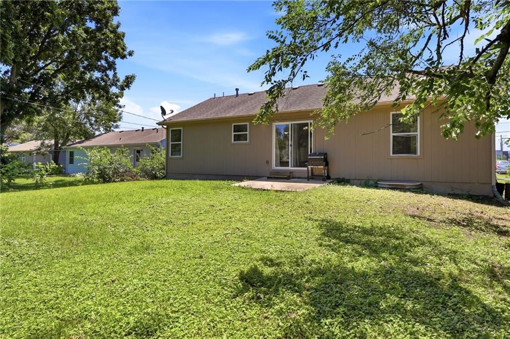 704 W Dennis Avenue — photo 28