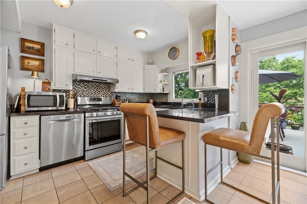 4815 Bell Street — photo 11