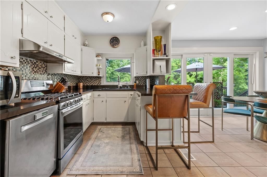4815 Bell Street — photo 12
