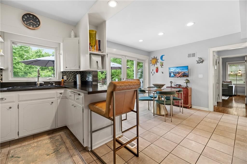 4815 Bell Street — photo 13