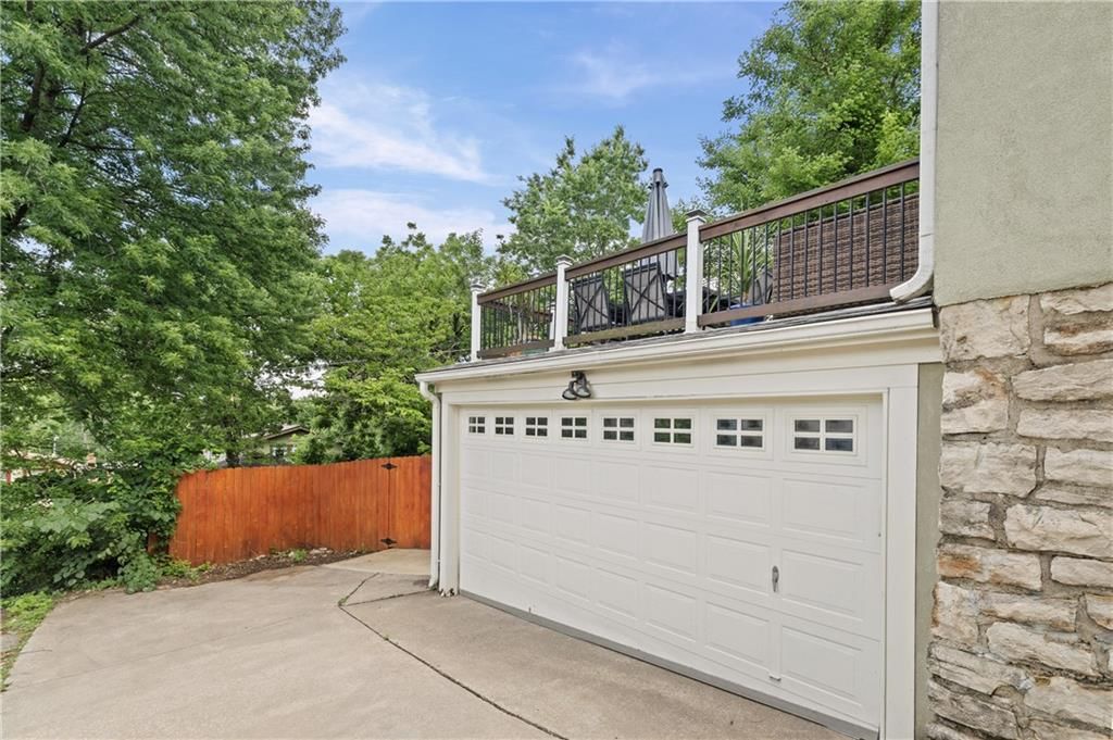 4815 Bell Street — photo 31
