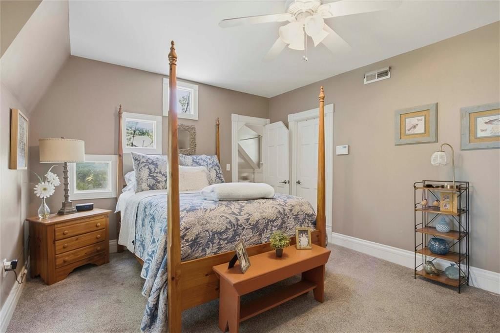 706 W Wall Street — photo 21
