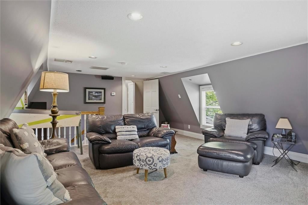706 W Wall Street — photo 36