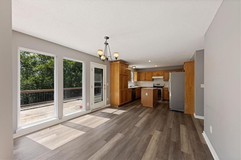 547 W Layton Street — photo 8