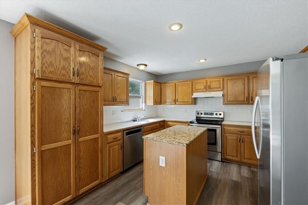 547 W Layton Street — photo 9