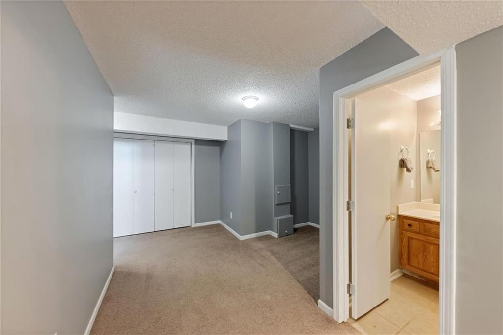 547 W Layton Street — photo 25