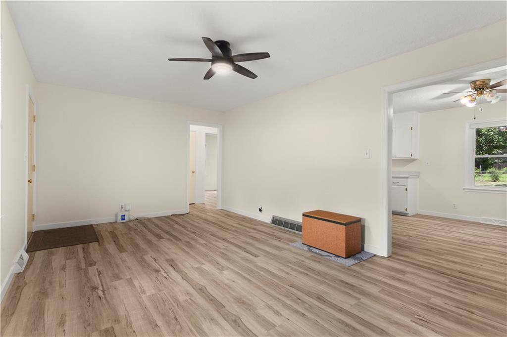 3020 S Northern Boulevard — photo 13