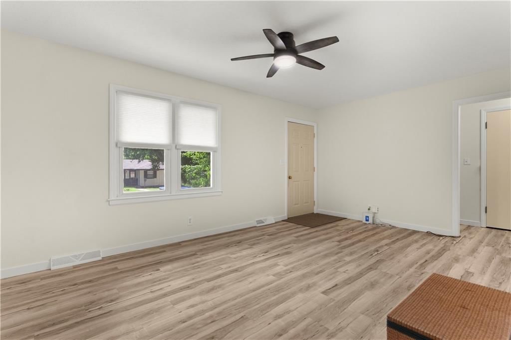 3020 S Northern Boulevard — photo 14