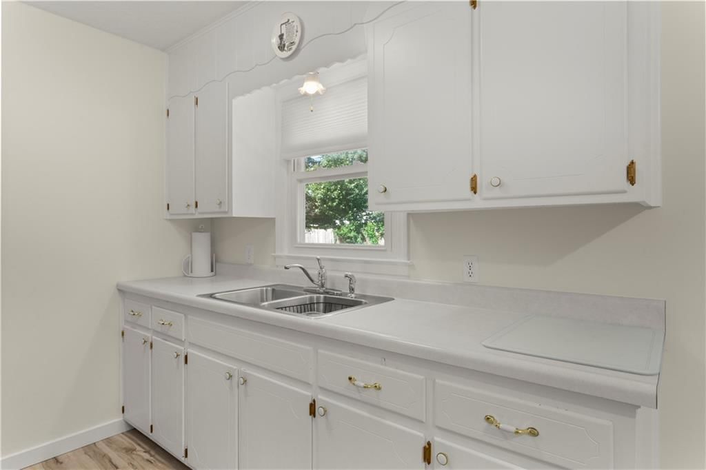 3020 S Northern Boulevard — photo 16