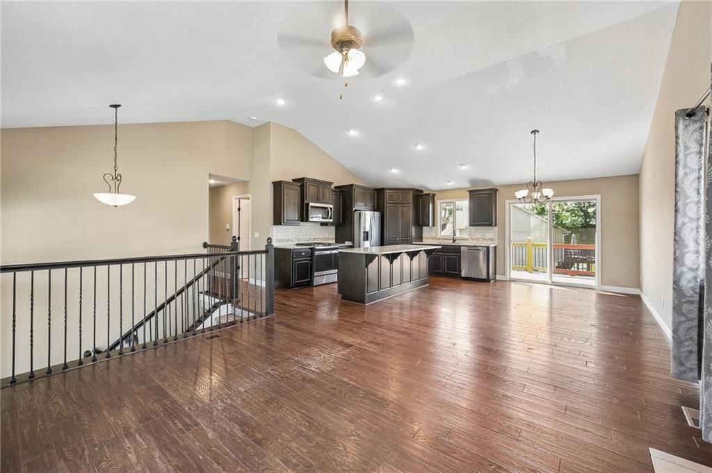927 NW Long Drive — photo 8