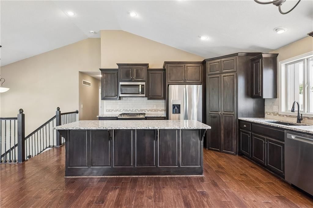 927 NW Long Drive — photo 11