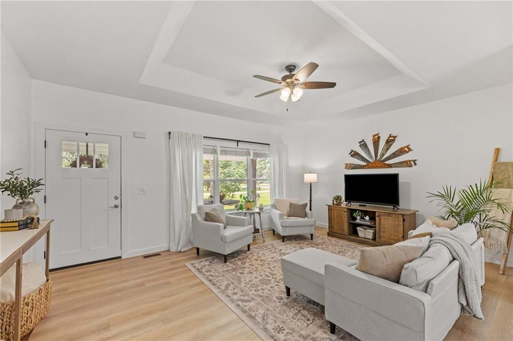 310 W Elm Street — photo 11