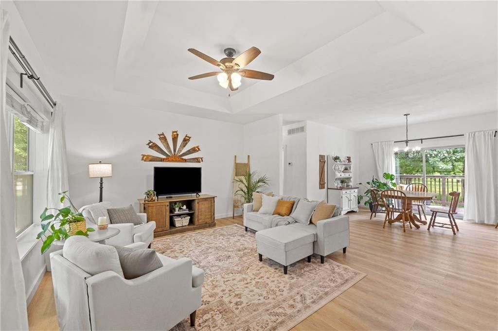 310 W Elm Street — photo 12