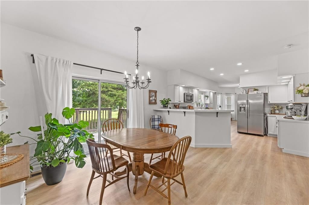 310 W Elm Street — photo 15