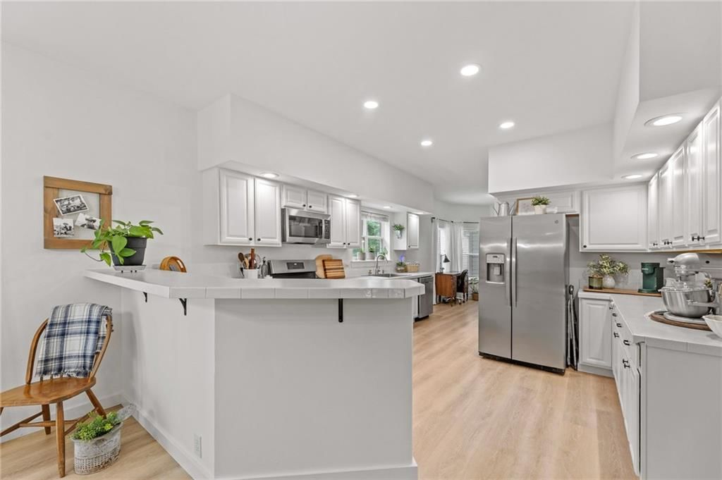 310 W Elm Street — photo 17
