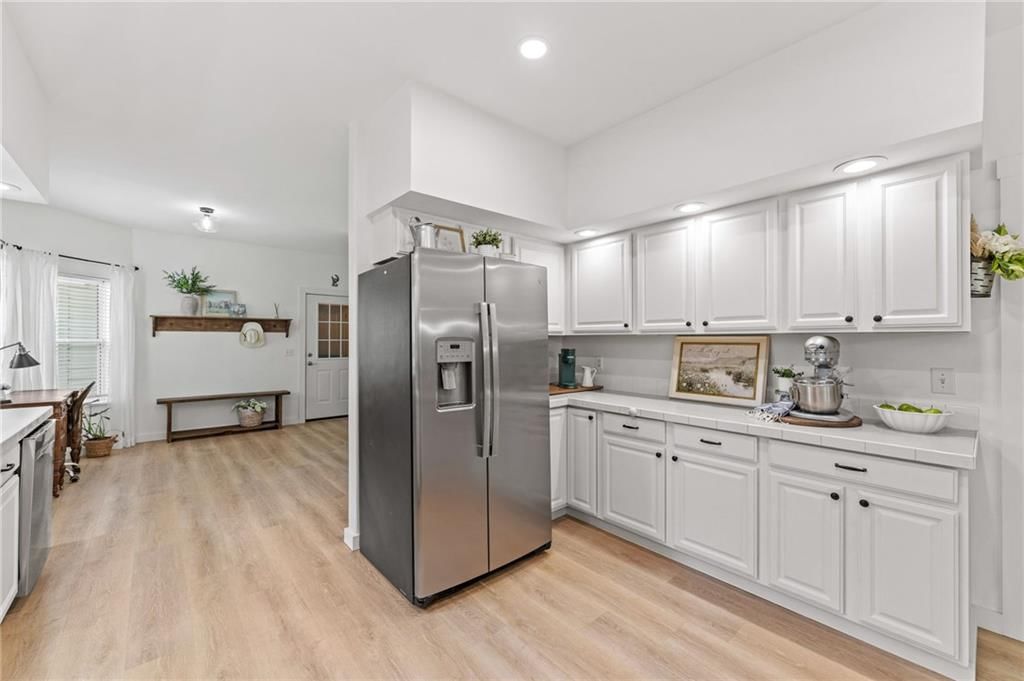310 W Elm Street — photo 19