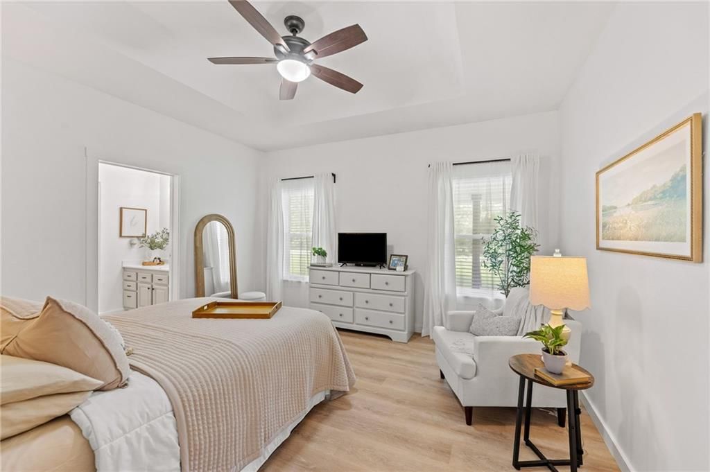 310 W Elm Street — photo 24