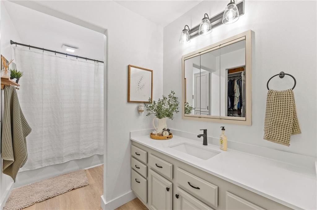 310 W Elm Street — photo 27