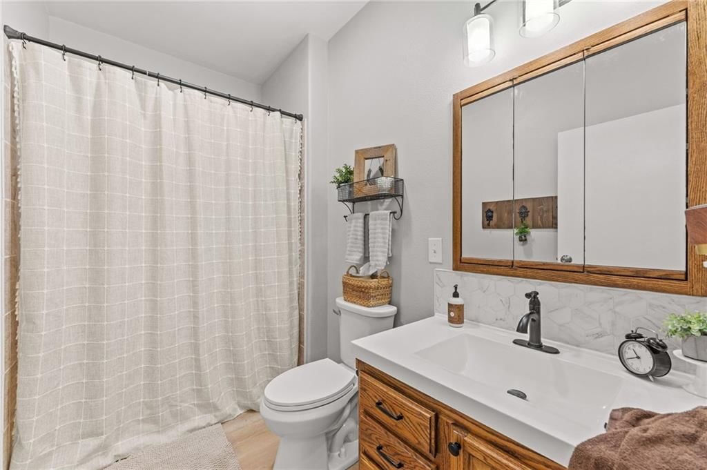 310 W Elm Street — photo 32