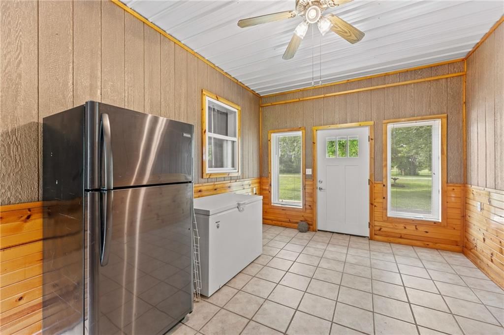 310 W Elm Street — photo 35