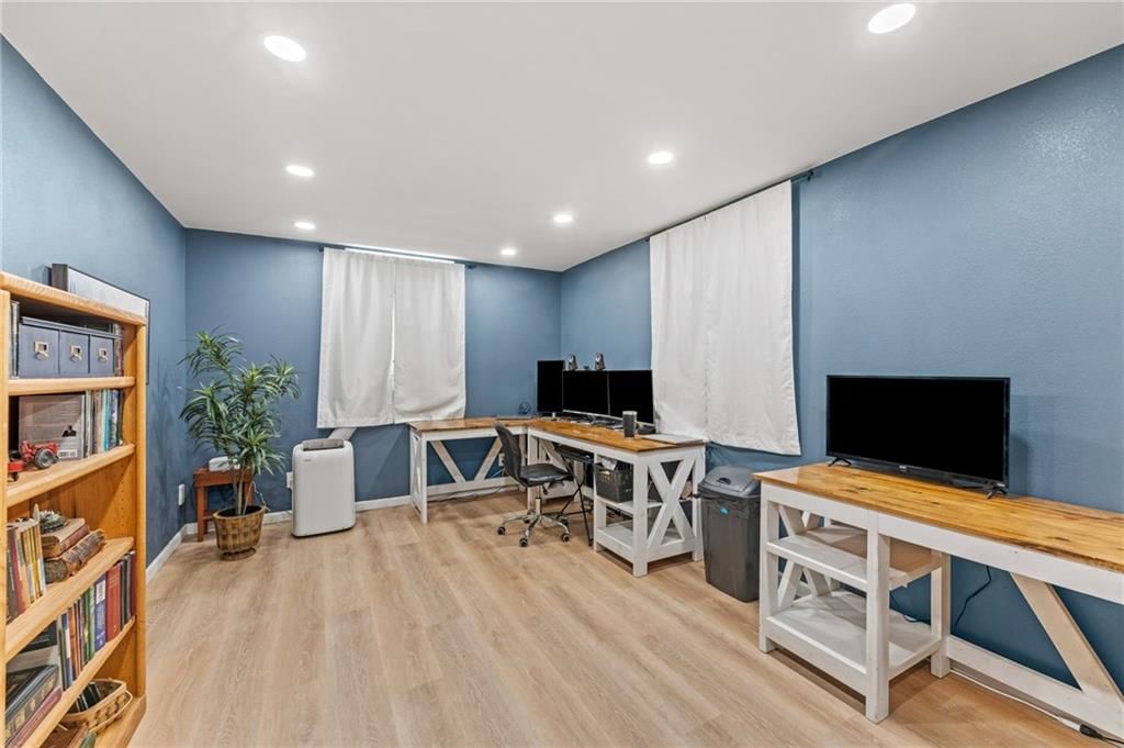 310 W Elm Street — photo 37