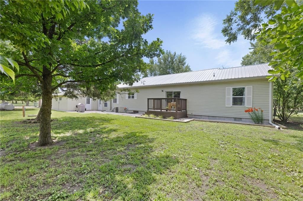 310 W Elm Street — photo 43