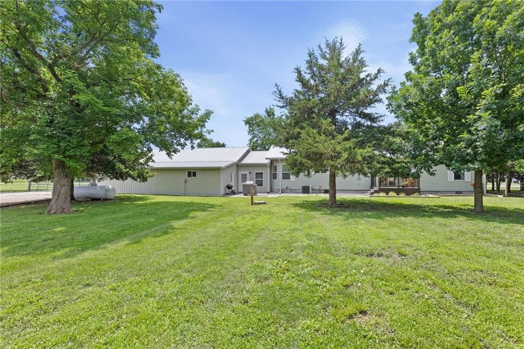 310 W Elm Street — photo 44