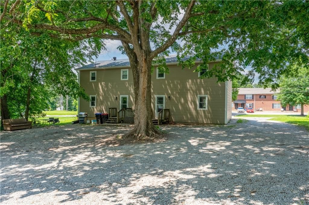 218 W South Street — photo 11