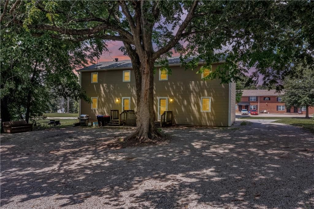 218 W South Street — photo 12