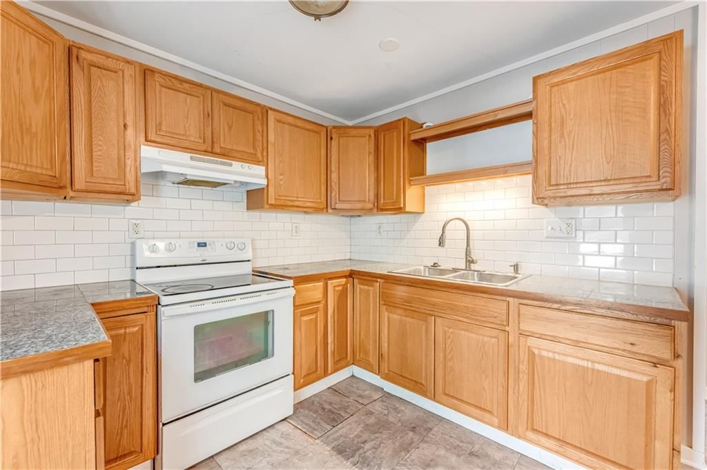 218 W South Street — photo 21