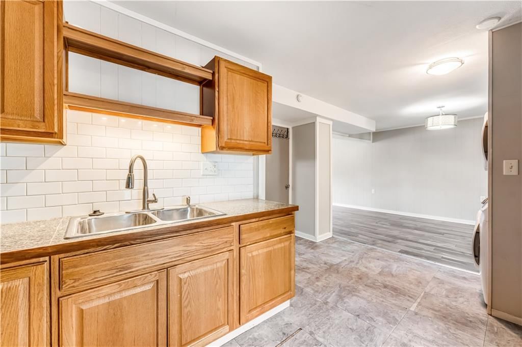 218 W South Street — photo 24