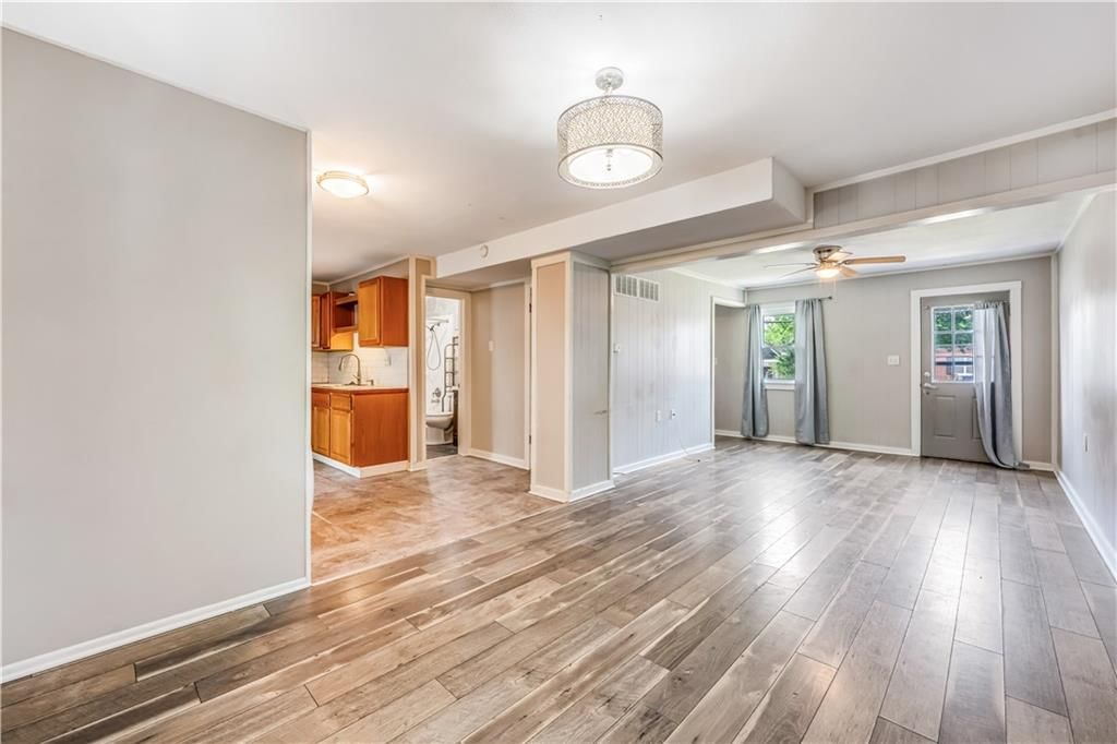 218 W South Street — photo 29