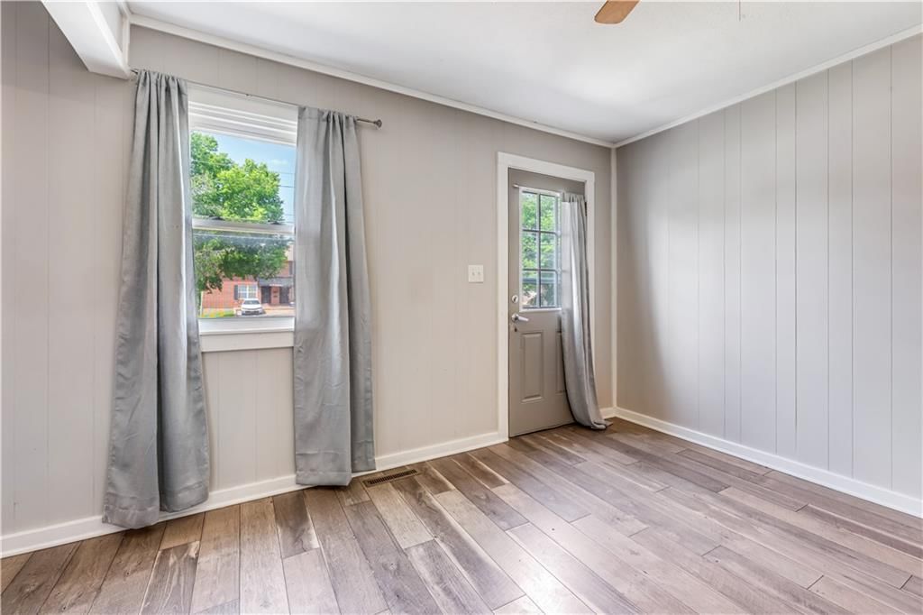 218 W South Street — photo 35